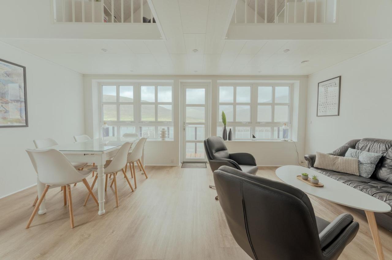 Dahlastova / Stunning Boathouse / Bay View / 3Br Hvalvik Exterior photo